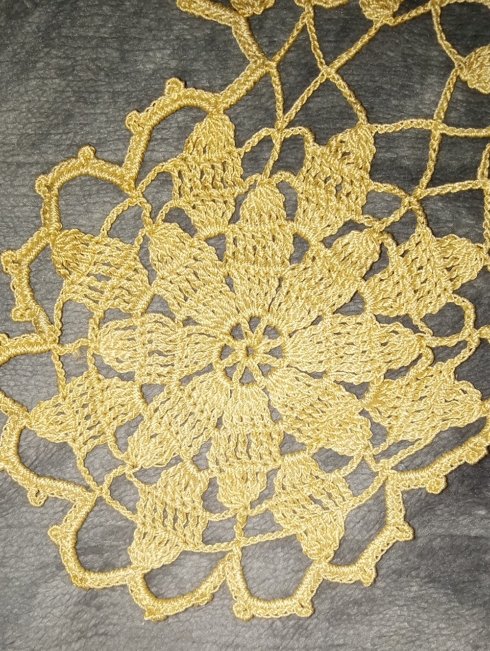 2 Vintage Handmade Crochet Doilies - Picture 4 of 6